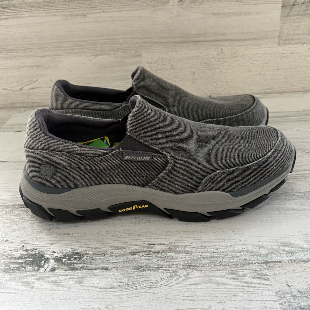 Skechers Men’s Size 11 Extra Wide Fit Respected Fallston Slip On Shoes NWT